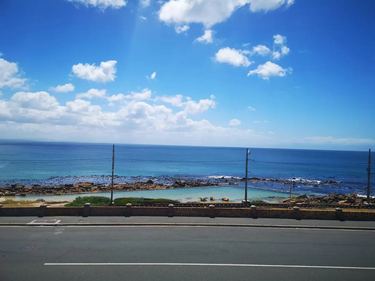 Rachawadee Accomodation​ & Health Spa Simon's Town Homestay
